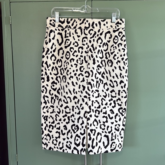 NWT Ann Taylor White Black Animal Print Midi Pencil Skirt Sz 8 - Picture 4 of 8